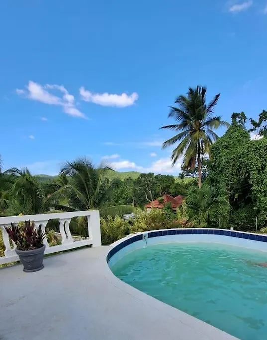 Montego Bay Hillside Retreatアパートメント 0*, モンテゴ・ベイ